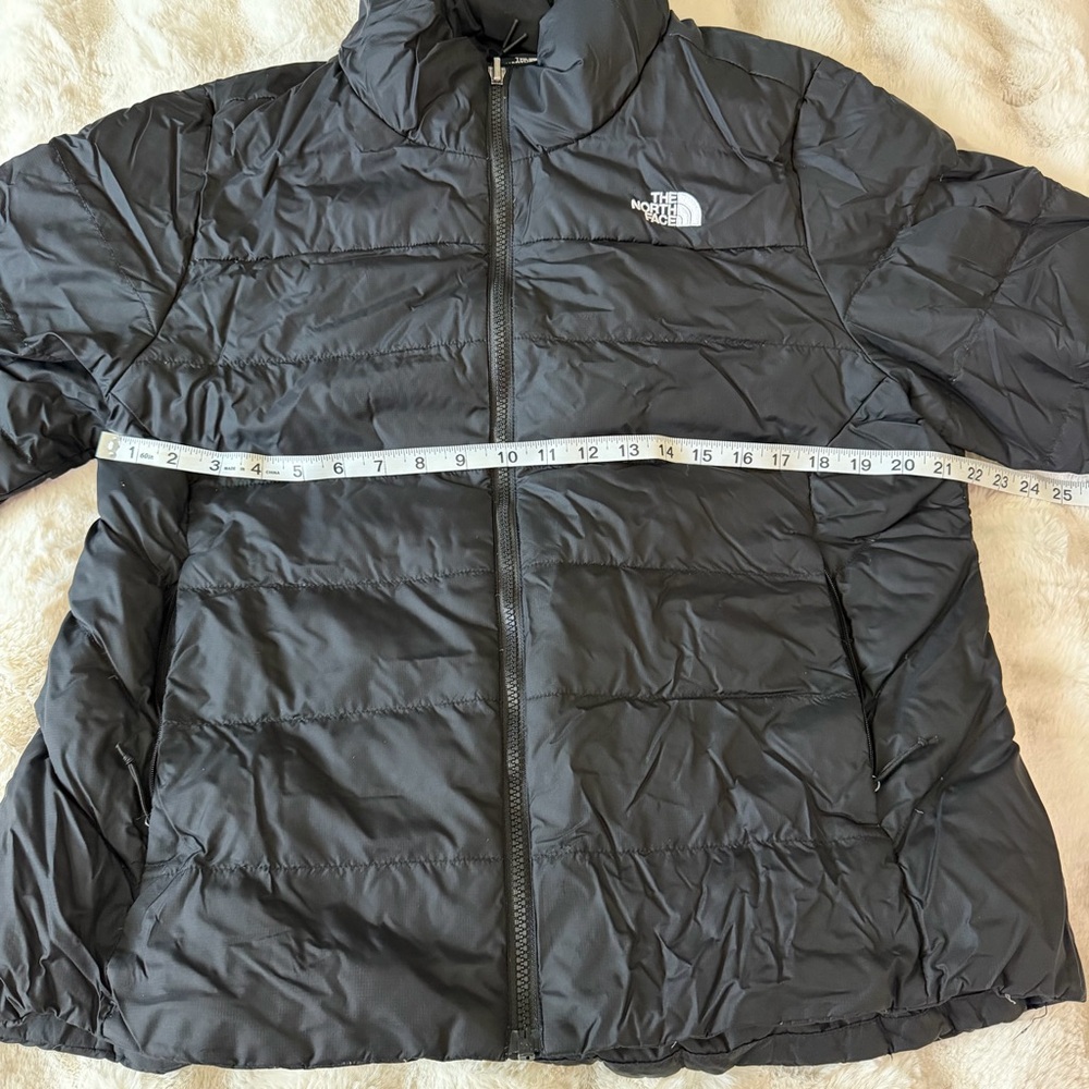 The North Face Women's Dark Puffer Jacket - Picture 4 of 5